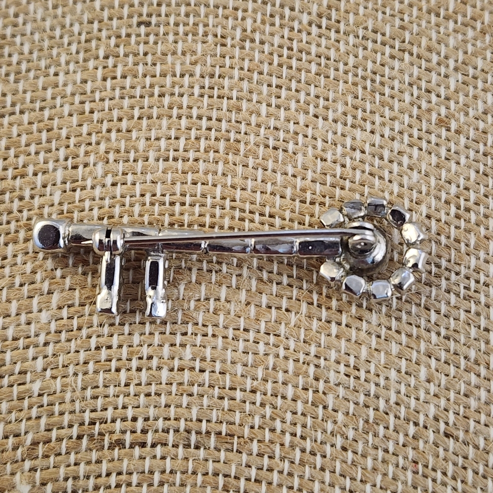 Vtg Rhinestone Skeleton Key Brooch Pin - Picture 4 of 7